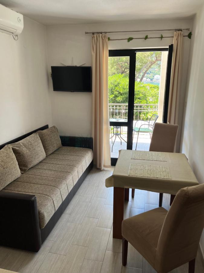 Apartments Vojvoda Kotor Bagian luar foto