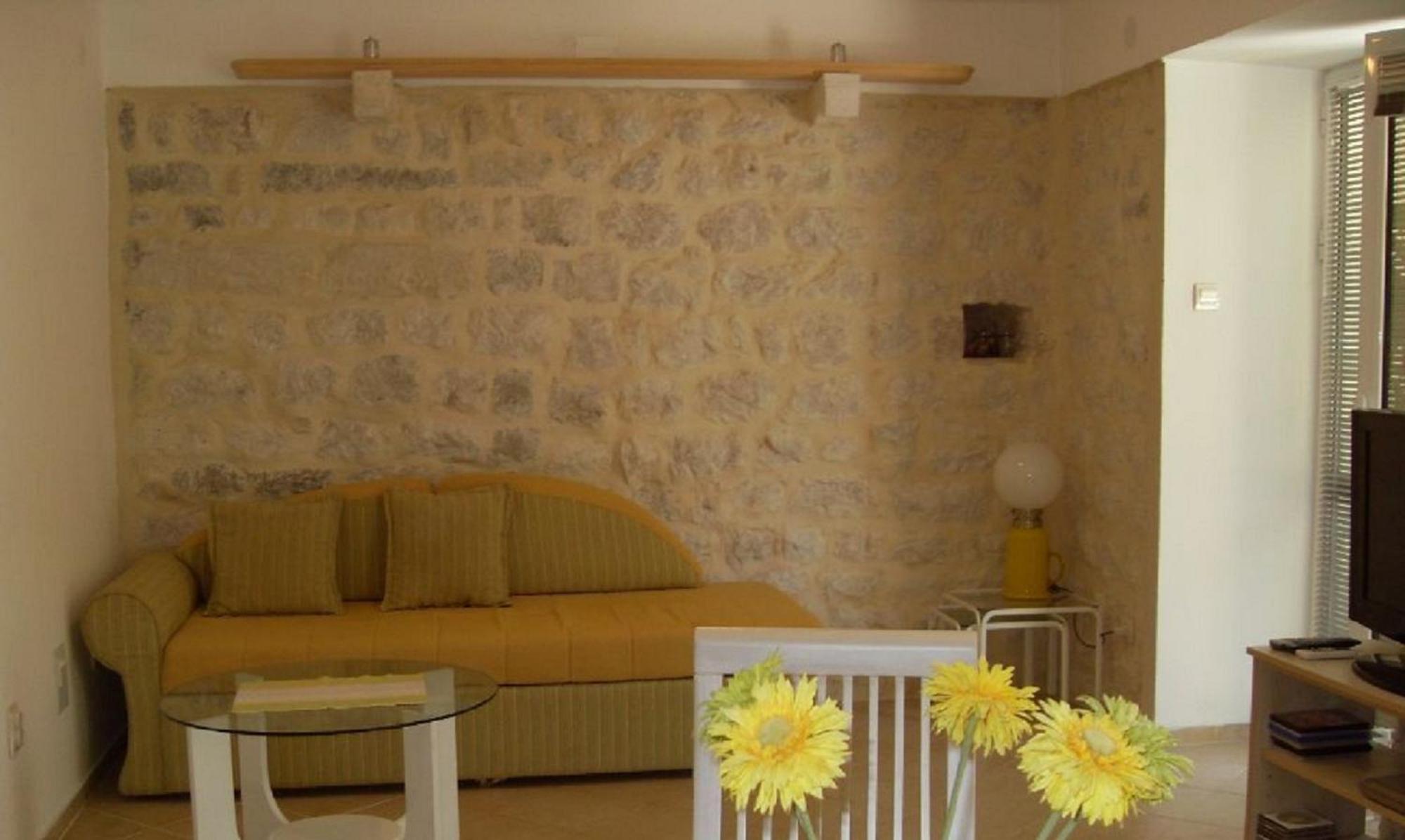 Apartments Vojvoda Kotor Bagian luar foto