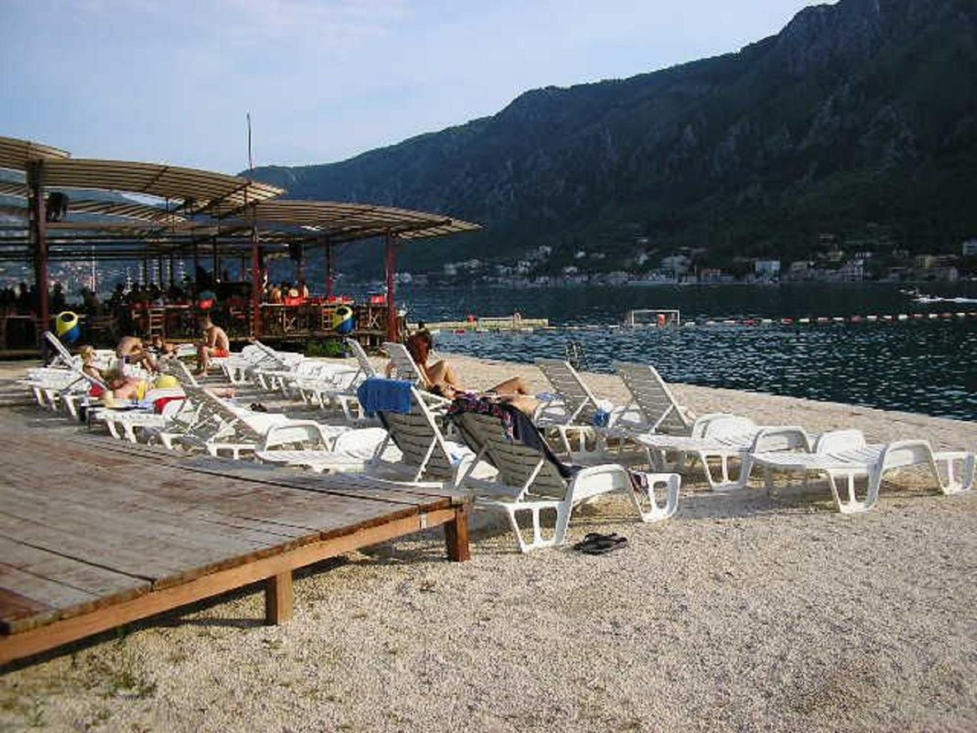 Apartments Vojvoda Kotor Bagian luar foto