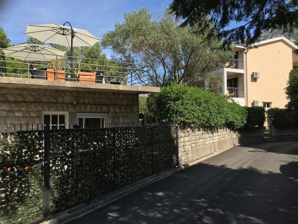 Apartments Vojvoda Kotor Bagian luar foto